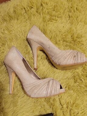 Lulu Townsend Sparkle Peep-Toe Platform Heels in Champagne Gold